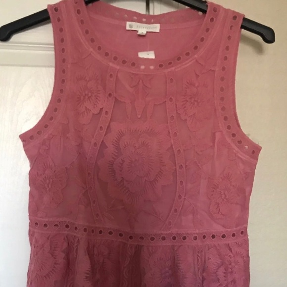 Woman’s lace tank top size small new - Picture 3 of 3
